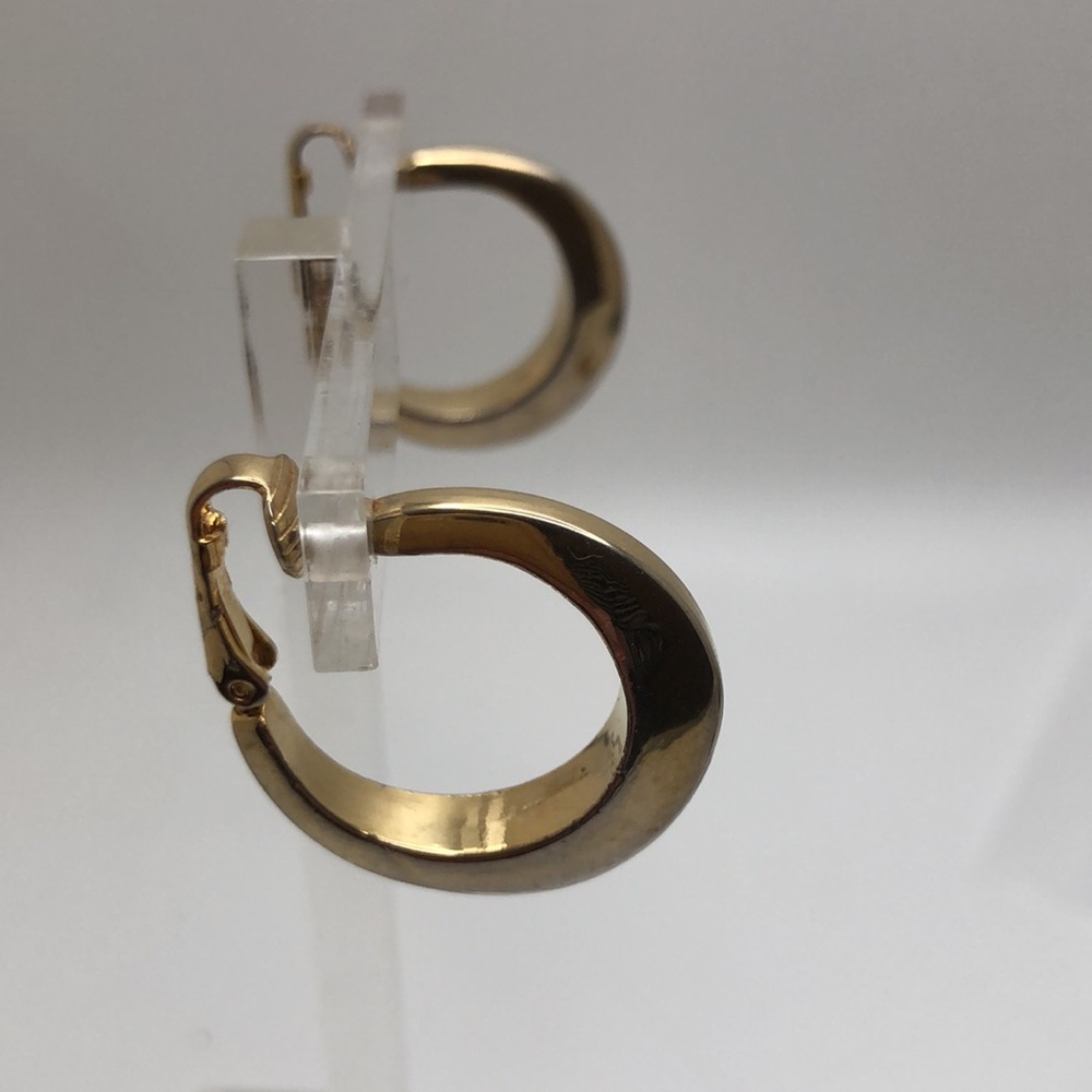 BERGERE Vintage Gold Tone Hoop Earrings, Signed Bergere Clip On Earrings 23mm - Picture 7 of 9